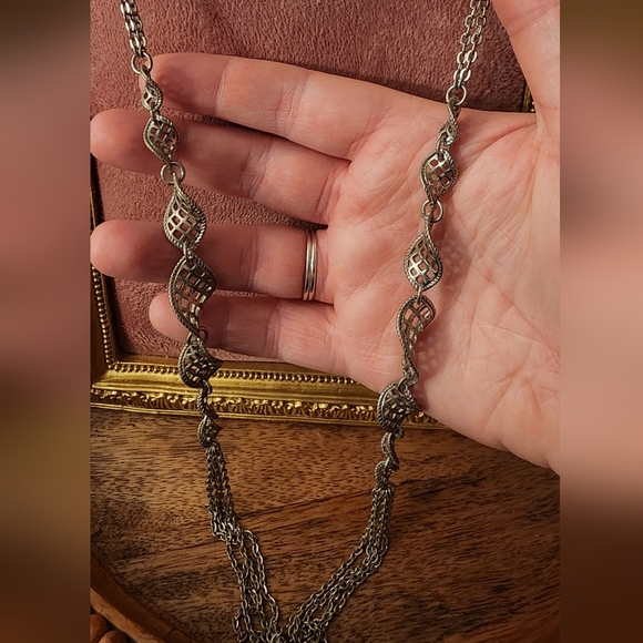 Lia Sophia Necklace - Picture 3 of 3